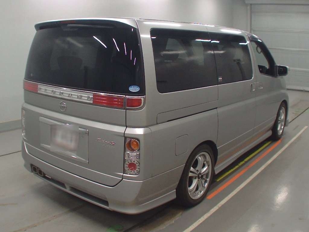 NISSAN ELGRAND