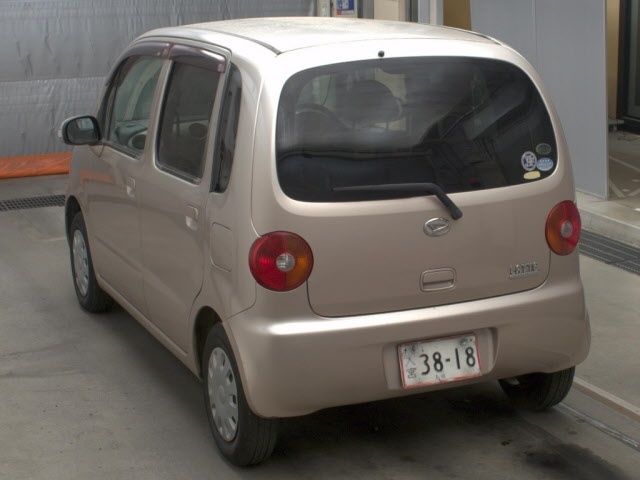 DAIHATSU MOVE LATTE