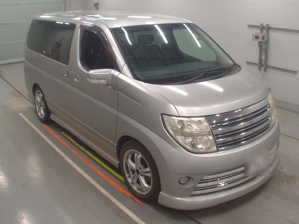 NISSAN ELGRAND