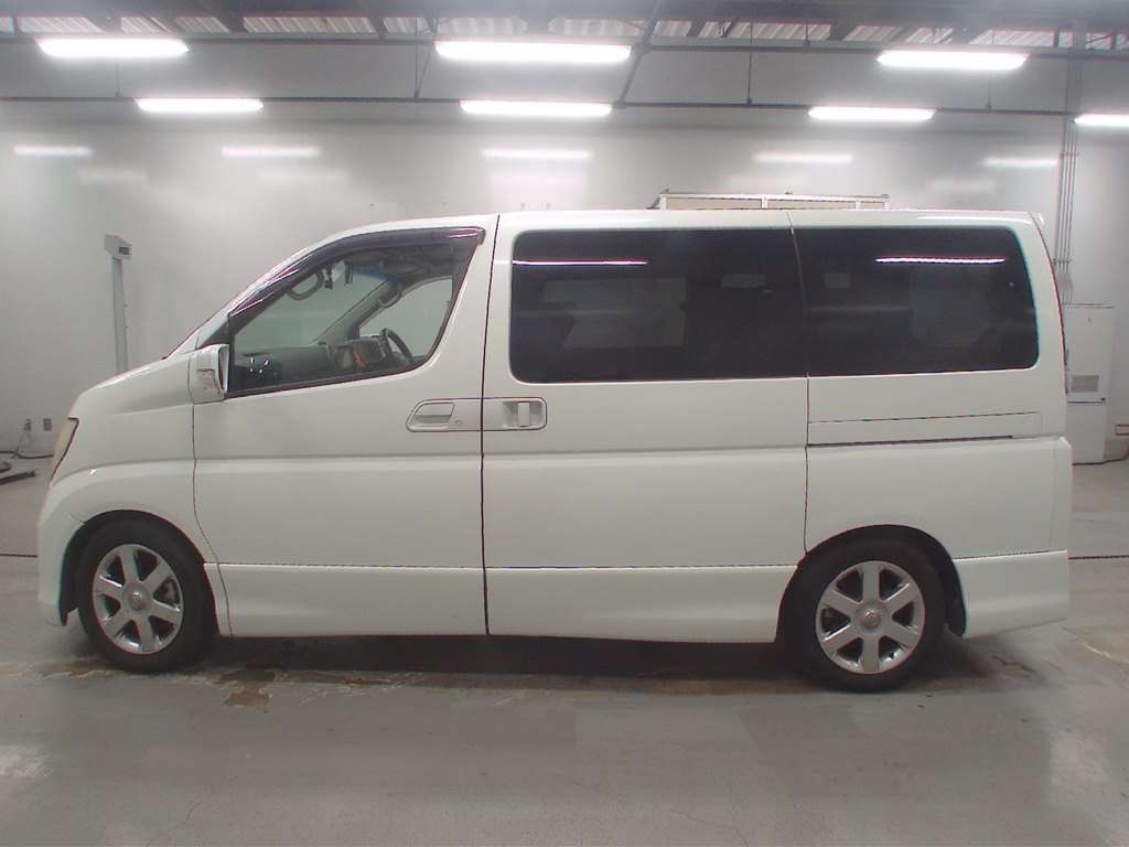 NISSAN ELGRAND