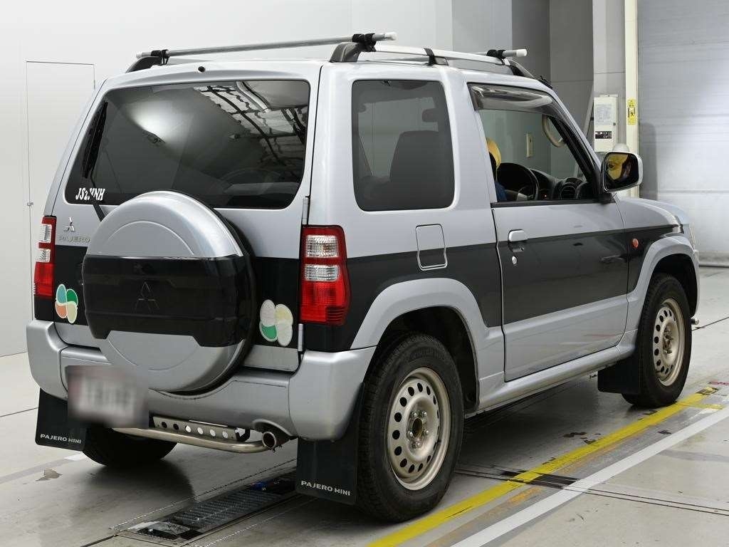 MITSUBISHI PAJERO MINI