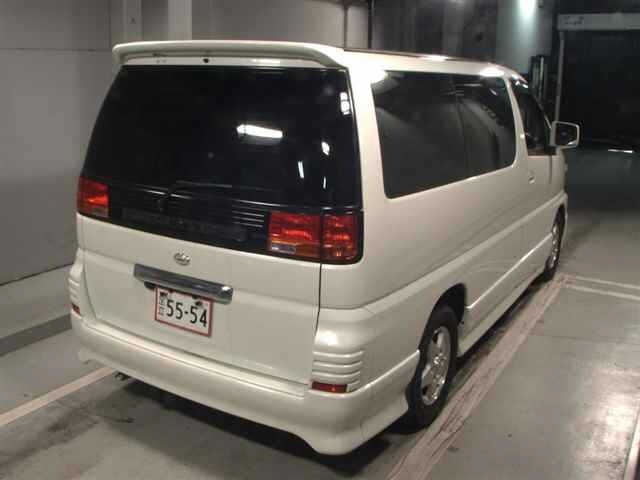 NISSAN ELGRAND