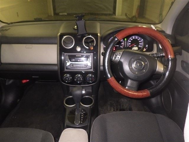 MAZDA VERISA