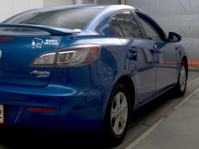 MAZDA AXELA