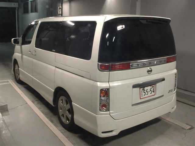 NISSAN ELGRAND
