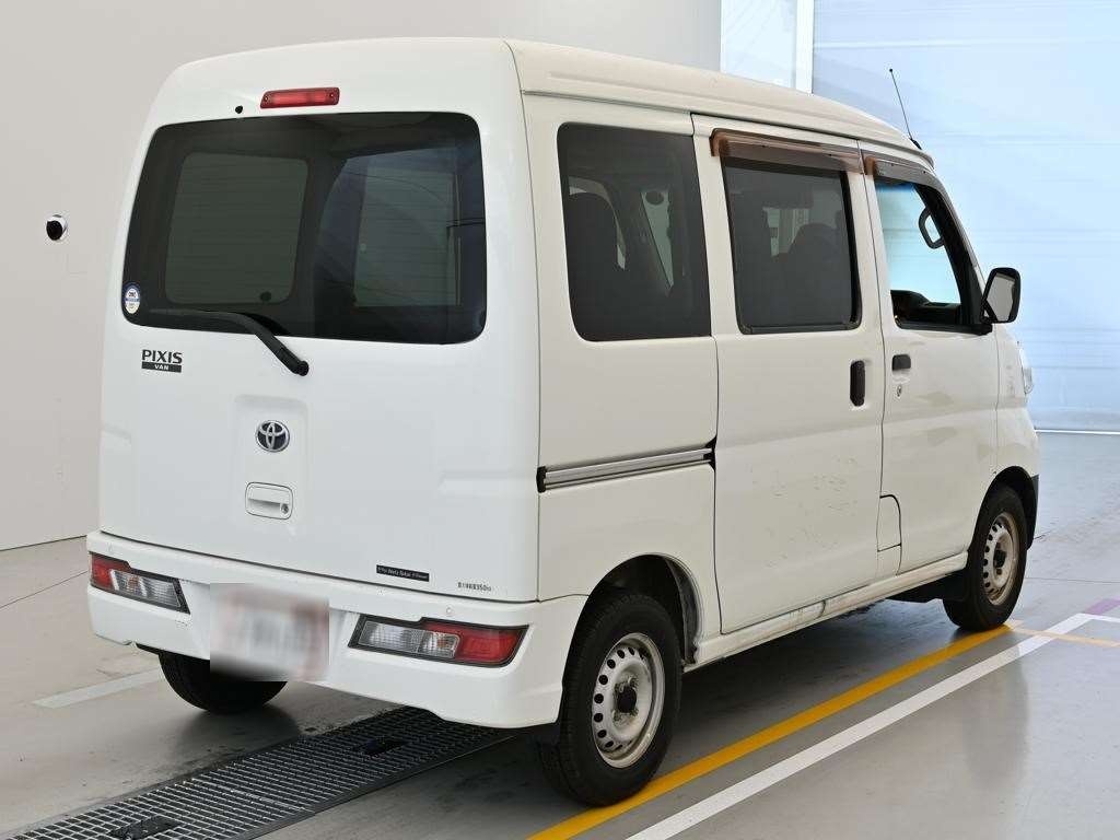 TOYOTA PIXIS VAN