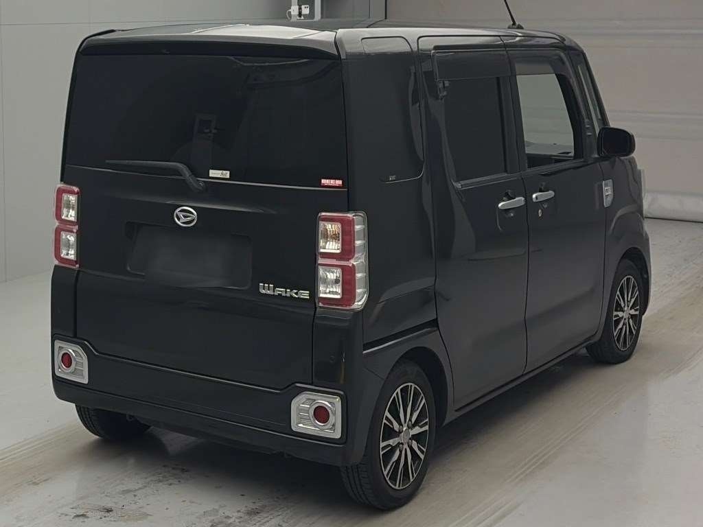 DAIHATSU WAKE