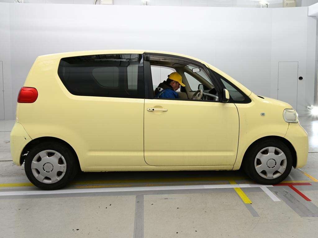 TOYOTA PORTE