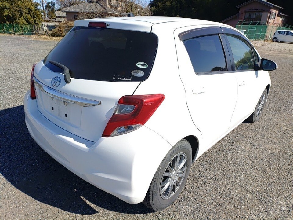 TOYOTA VITZ
