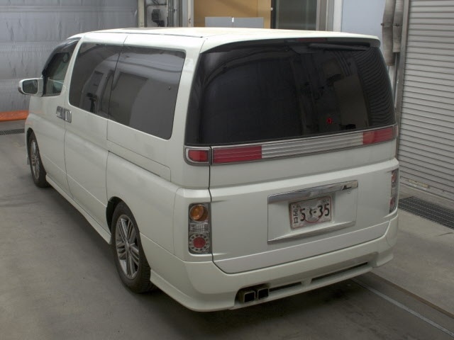 NISSAN ELGRAND
