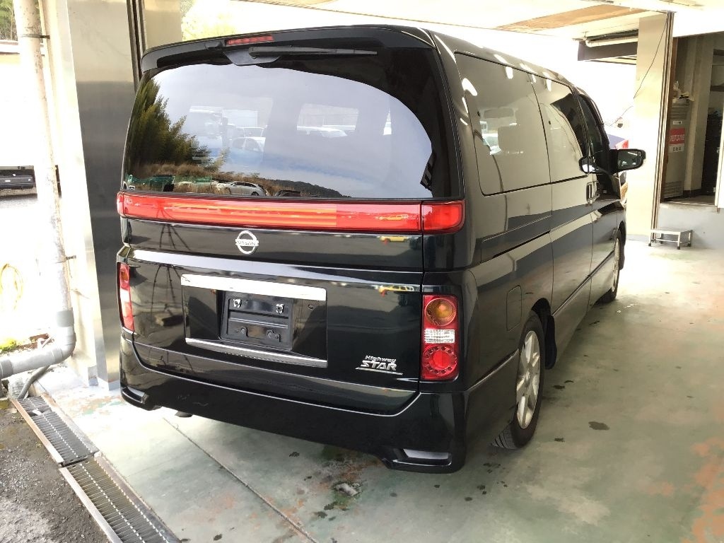 NISSAN ELGRAND