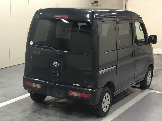 TOYOTA PIXIS VAN