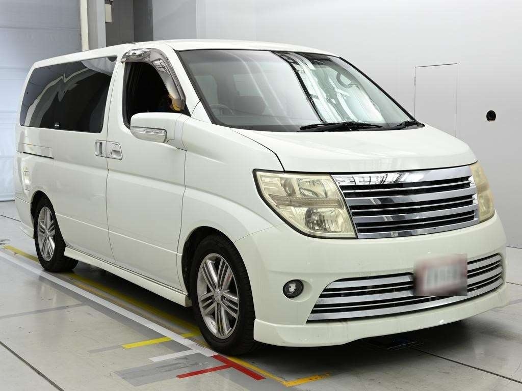 NISSAN ELGRAND