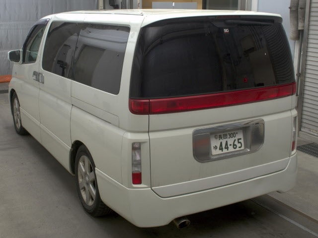 NISSAN ELGRAND
