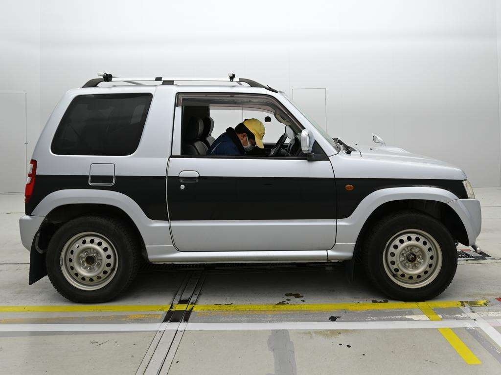 MITSUBISHI PAJERO MINI