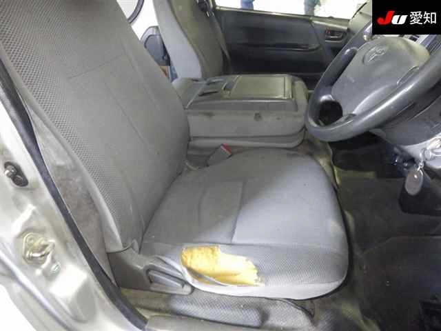 TOYOTA REGIUS ACE