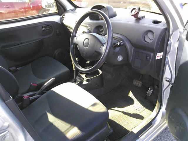 DAIHATSU ESSE