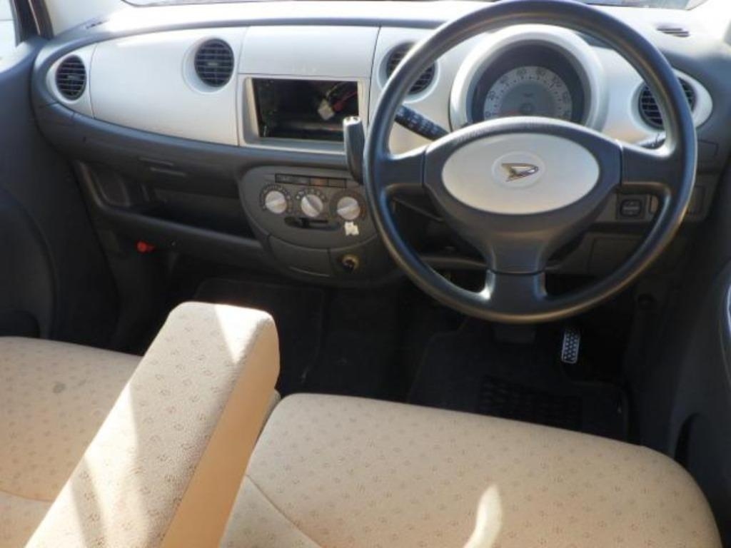 DAIHATSU MOVE LATTE