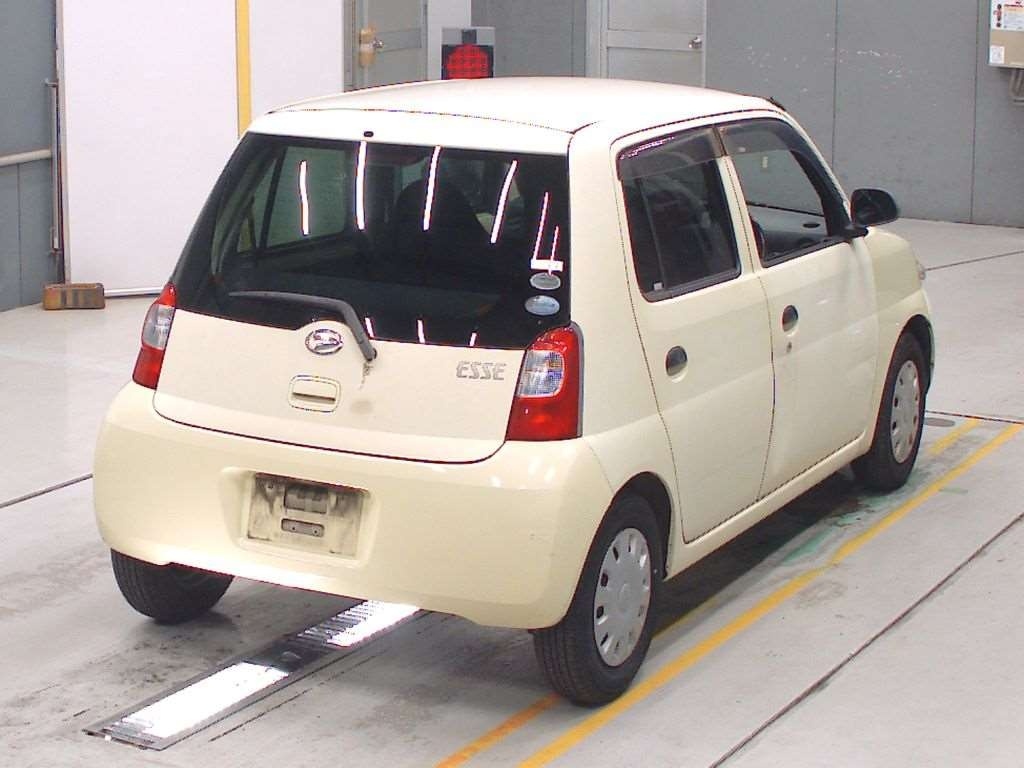 DAIHATSU ESSE