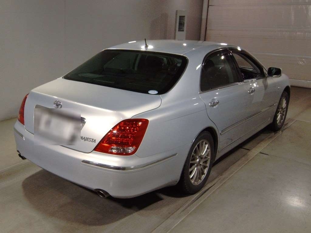 TOYOTA CROWN MAJESTA