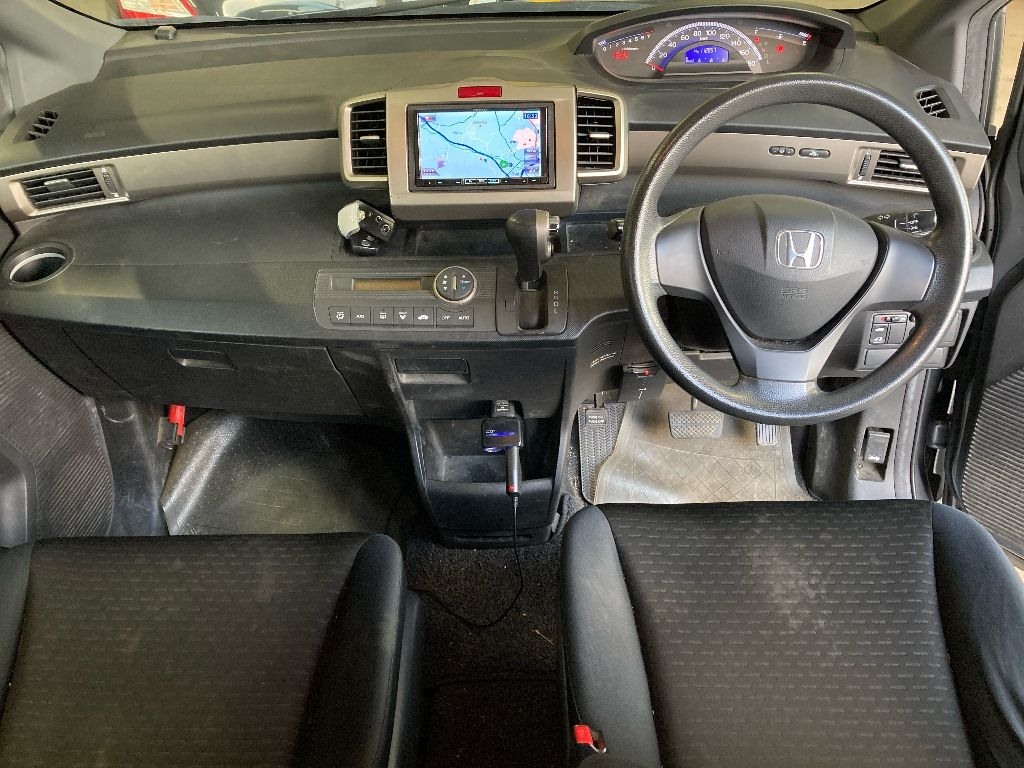 HONDA FREED SPIKE