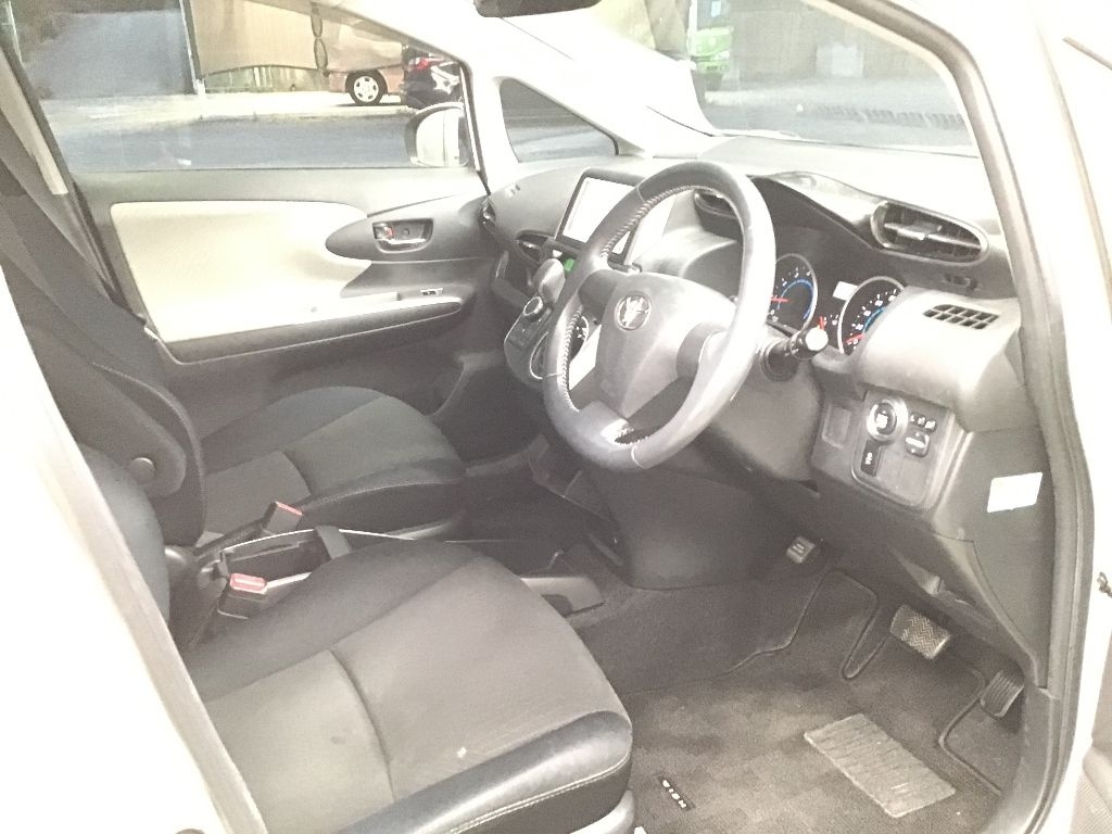 TOYOTA WISH
