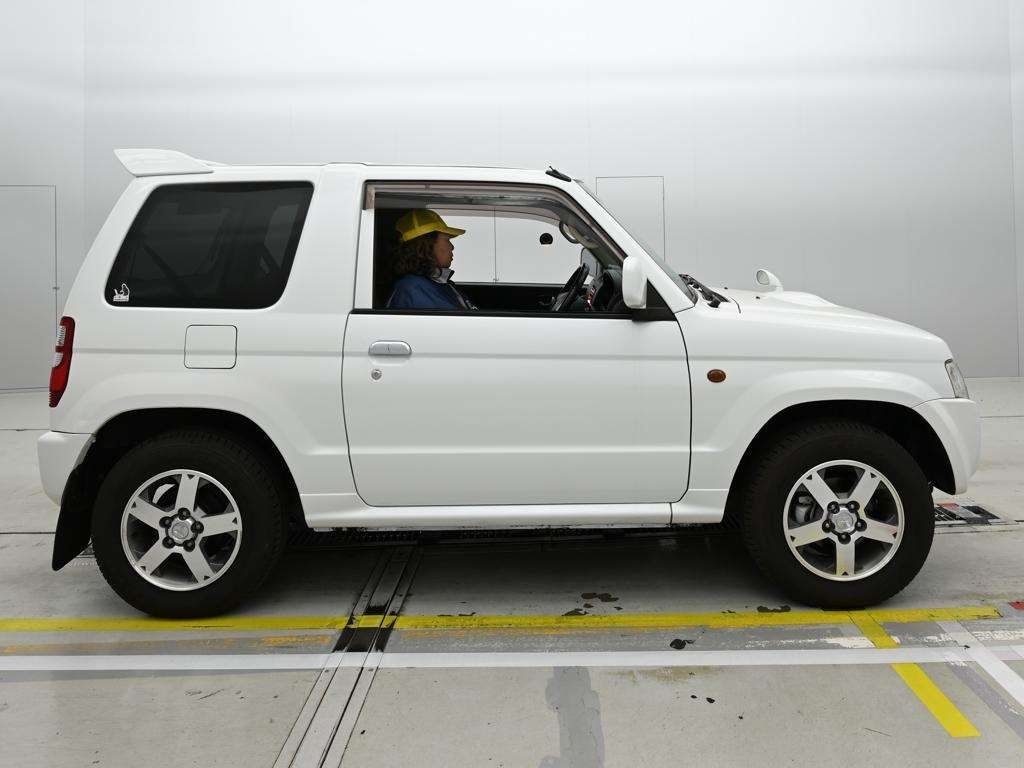 MITSUBISHI PAJERO MINI