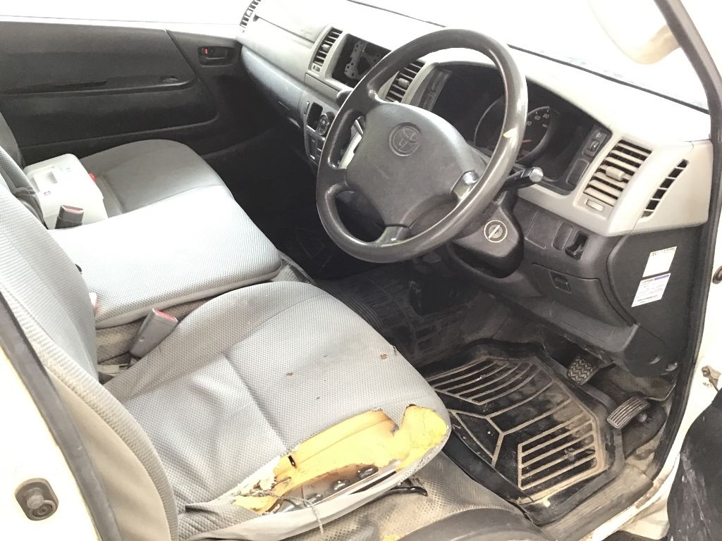 TOYOTA REGIUS ACE
