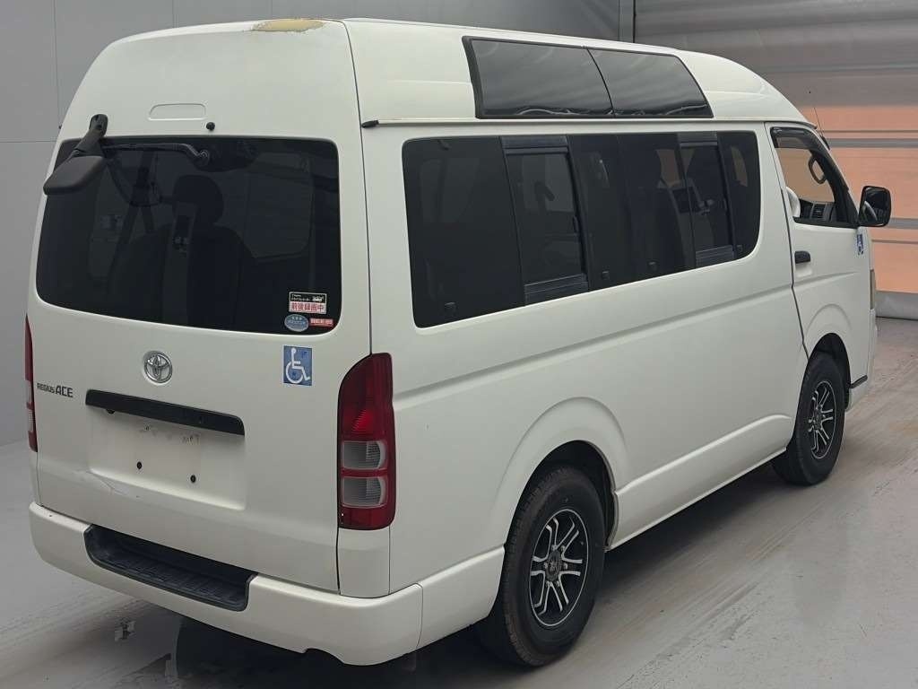 TOYOTA REGIUS ACE
