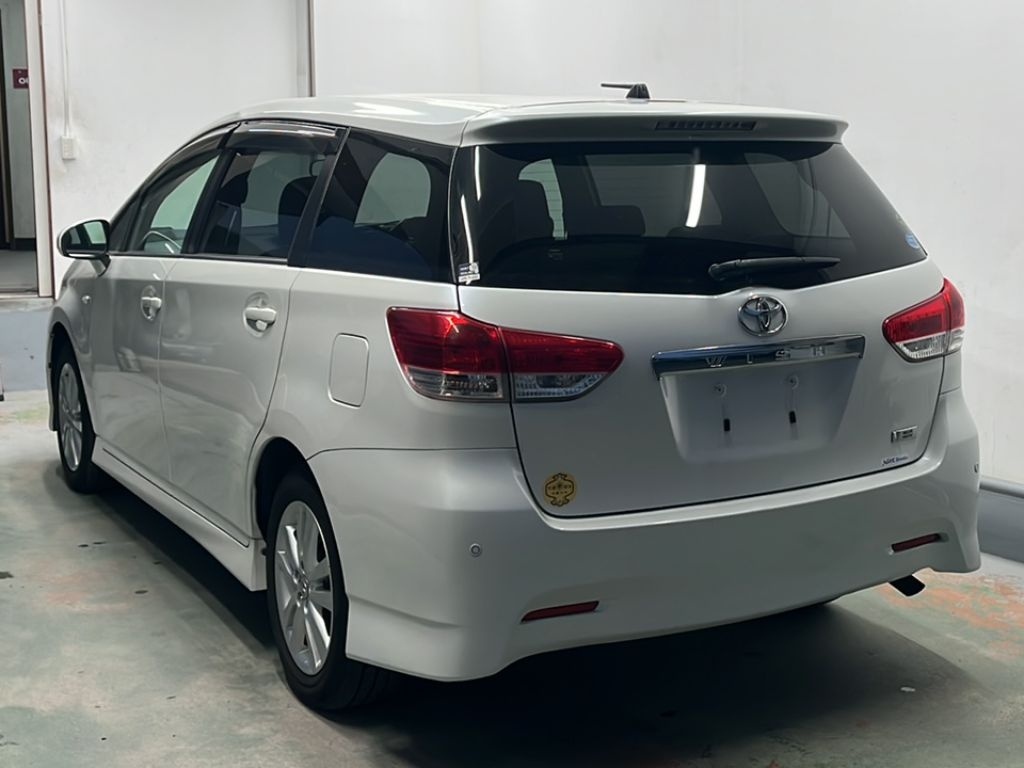 TOYOTA WISH