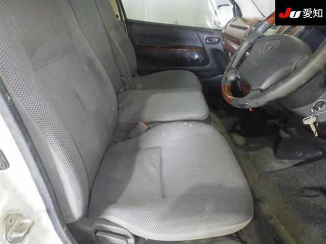 TOYOTA REGIUS ACE