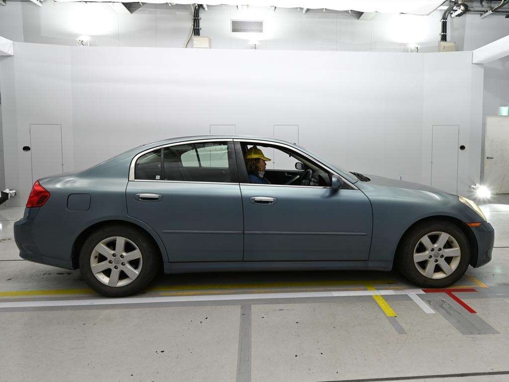 NISSAN SKYLINE