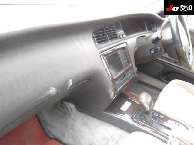 TOYOTA CROWN MAJESTA