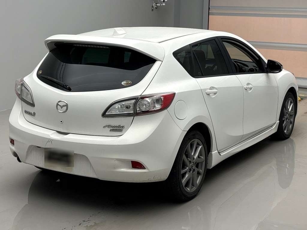 MAZDA AXELA
