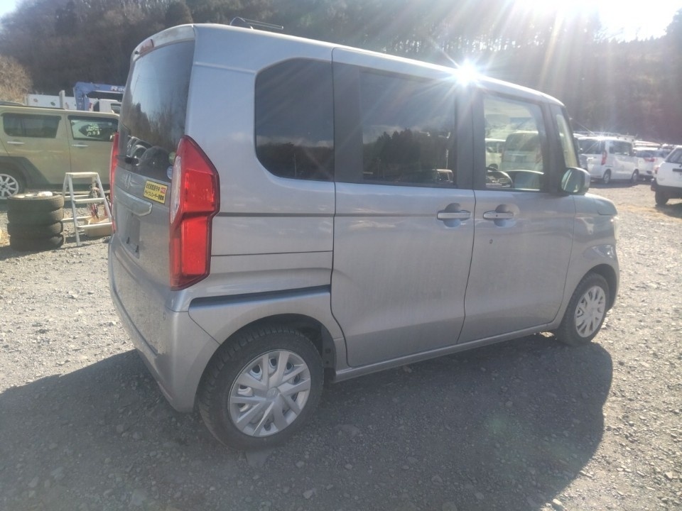 HONDA N-BOX