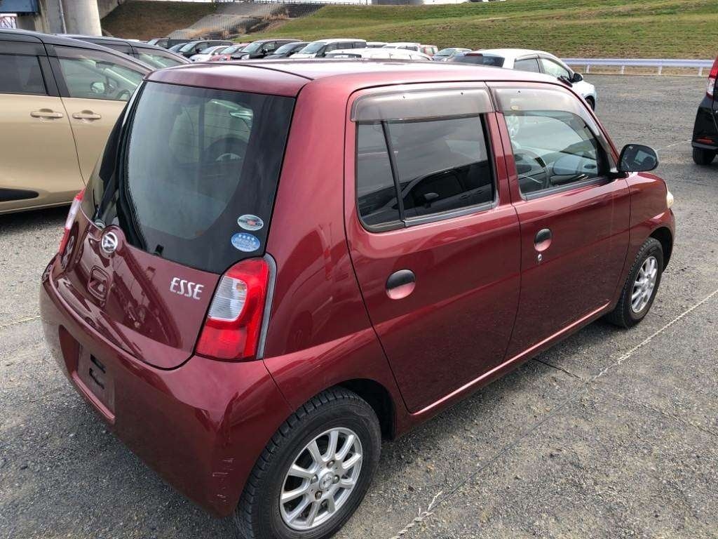 DAIHATSU ESSE
