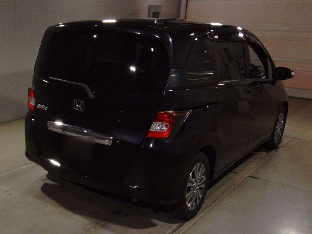 HONDA FREED SPIKE