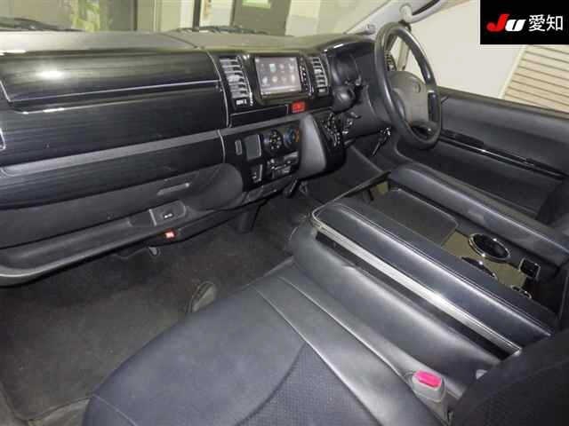 TOYOTA REGIUS ACE