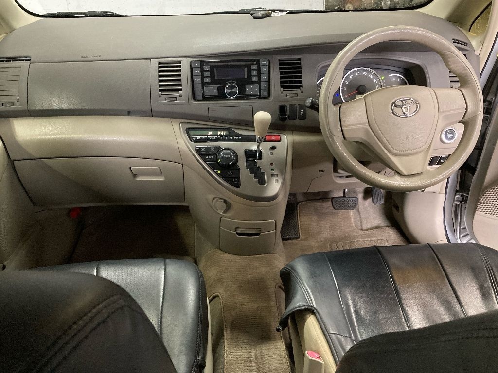 TOYOTA ISIS