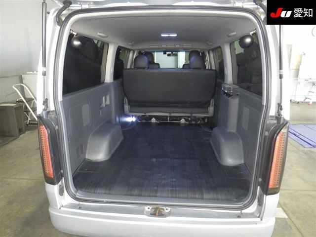 TOYOTA REGIUS ACE
