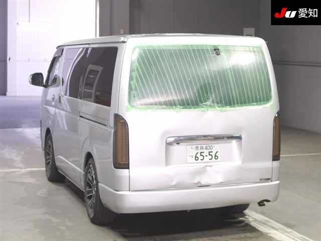 TOYOTA REGIUS ACE