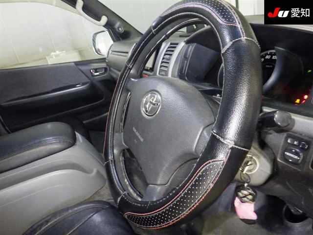 TOYOTA REGIUS ACE