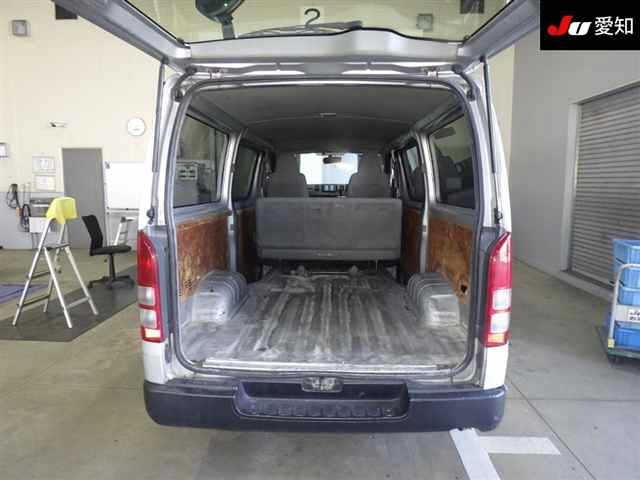 TOYOTA REGIUS ACE