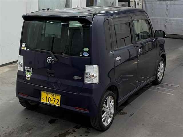 TOYOTA PIXIS SPACE
