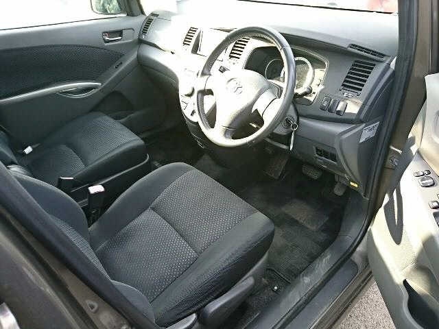 TOYOTA ISIS