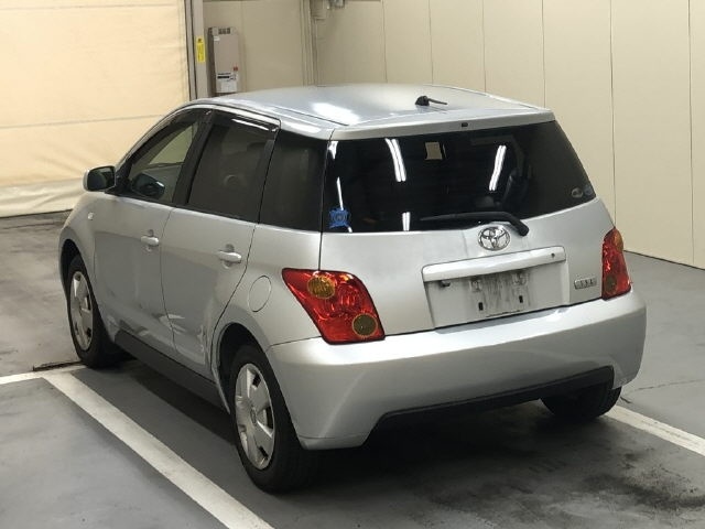 TOYOTA IST
