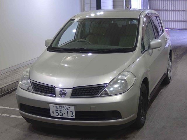 NISSAN TIIDA