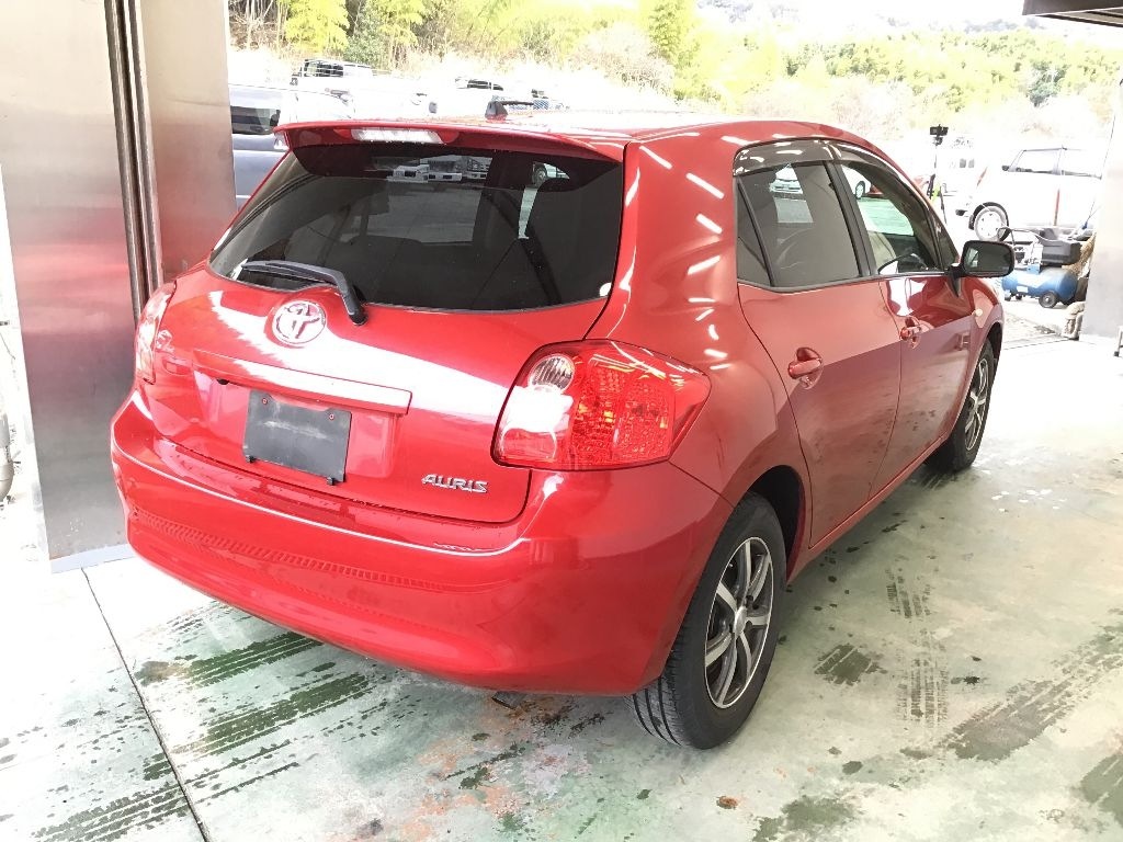 TOYOTA AURIS