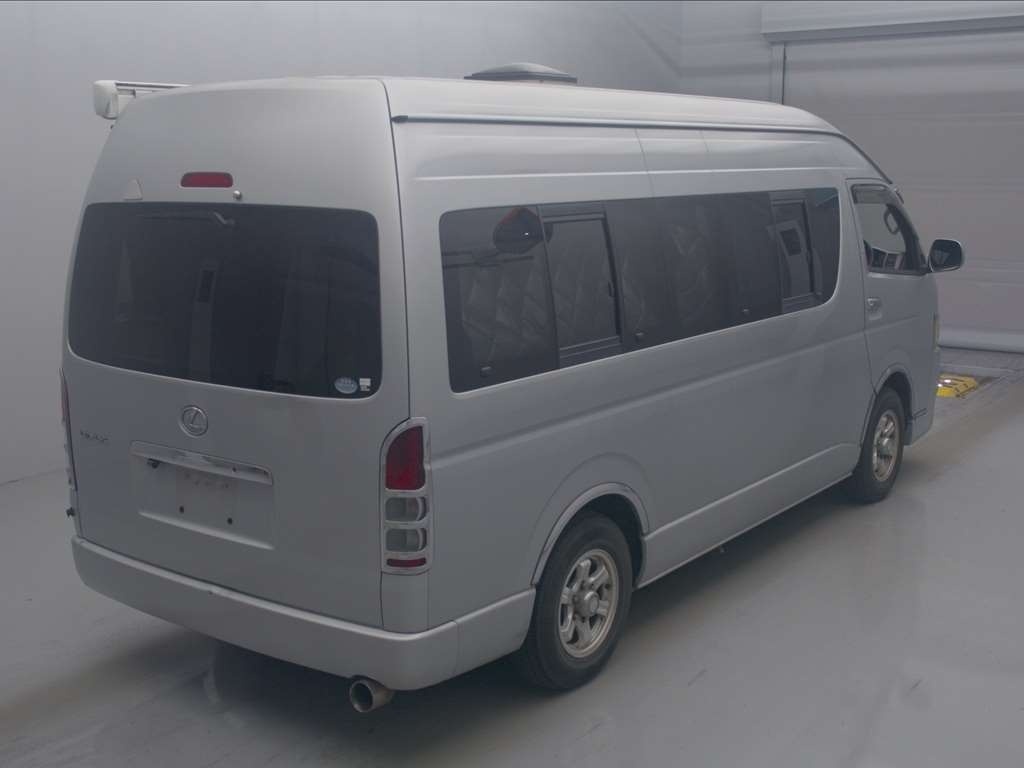 TOYOTA REGIUS ACE