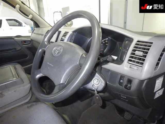 TOYOTA REGIUS ACE